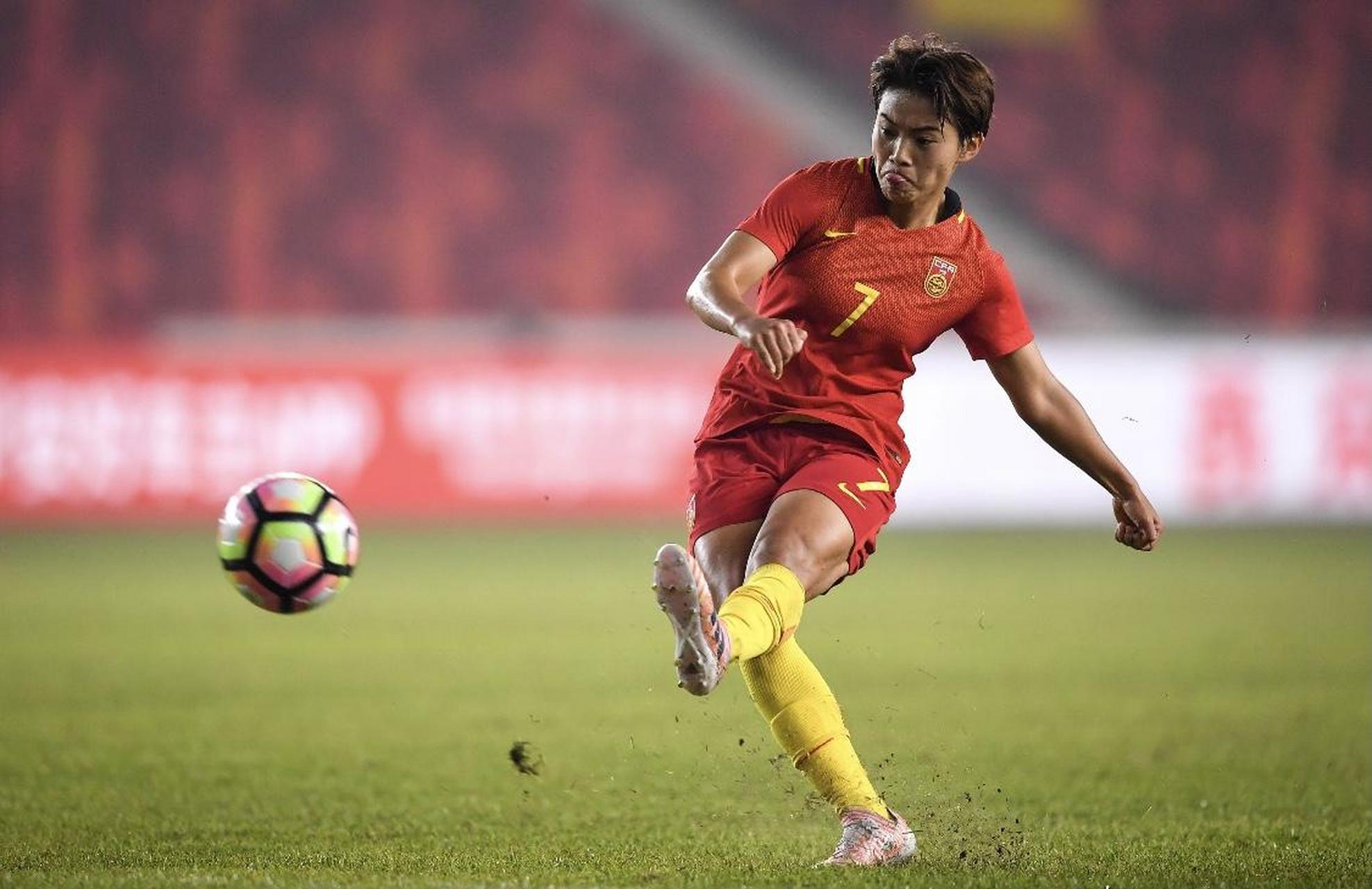 国内女足比赛蓄势待发，赛场火药味十足